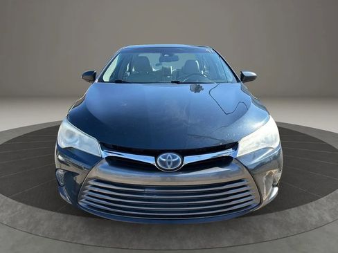 Used 2016 Toyota Camry XLE w/ Moonroof Package FWD image 2