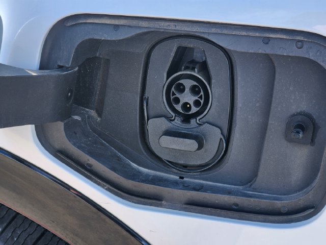 Used 2024 Chevrolet Equinox EV RS FWD image 15
