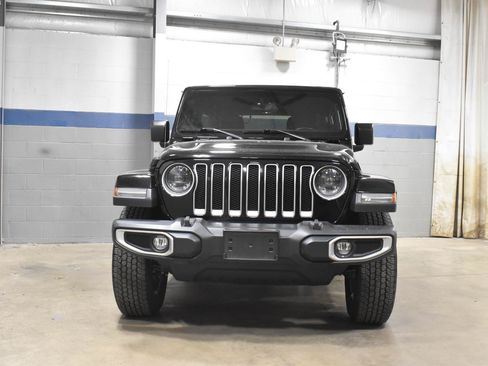 Used 2023 Jeep Wrangler Unlimited Sahara w/ LED Lighting Group AWD/4WD image 30