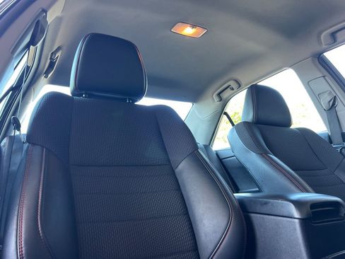 Used 2016 Toyota Camry SE image 19