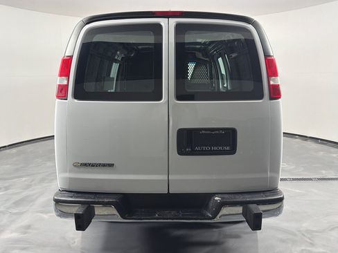 Used 2020 Chevrolet Express 2500 w/ Driver Convenience Package RWD image 6