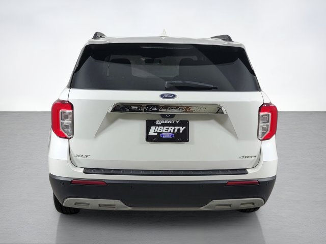 Used 2022 Ford Explorer XLT w/ Equipment Group 202A AWD/4WD image 4