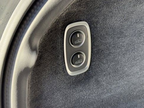 New 2025 Aston Martin DBX 707 image 38