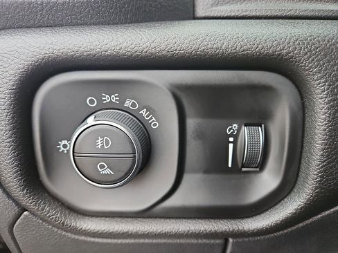 New 2026 RAM 1500 Express image 28