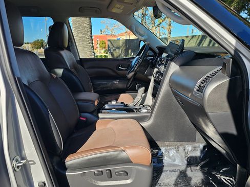 Used 2022 INFINITI QX80 Sensory w/ All-Season Package image 36