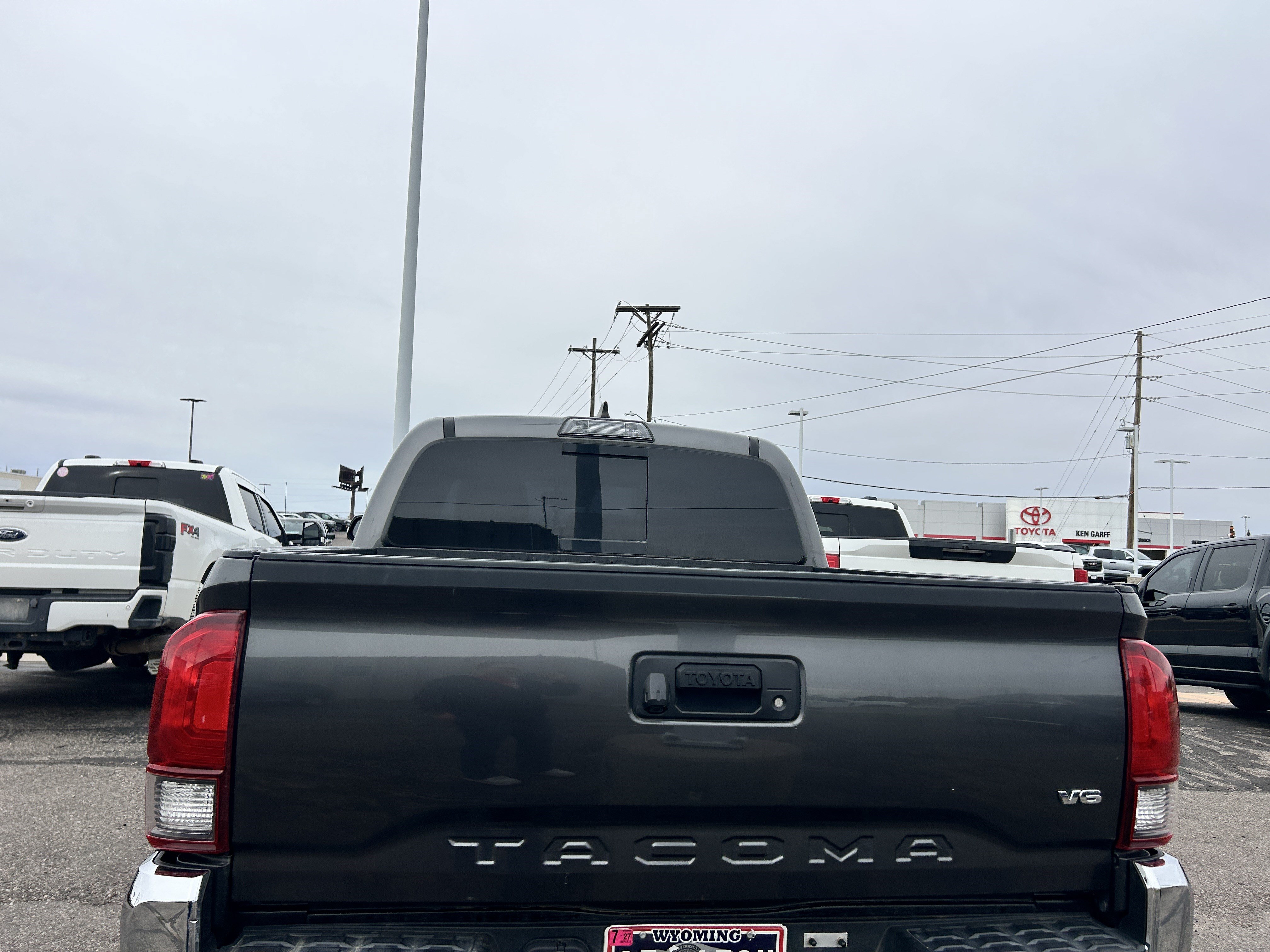 Used 2019 Toyota Tacoma TRD Off-Road AWD/4WD image 5