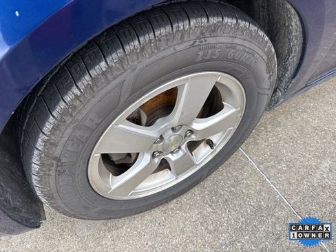 Used 2013 Chevrolet Cruze LT image 2