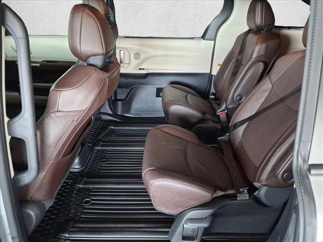Used 2024 Toyota Sienna Platinum AWD/4WD image 21