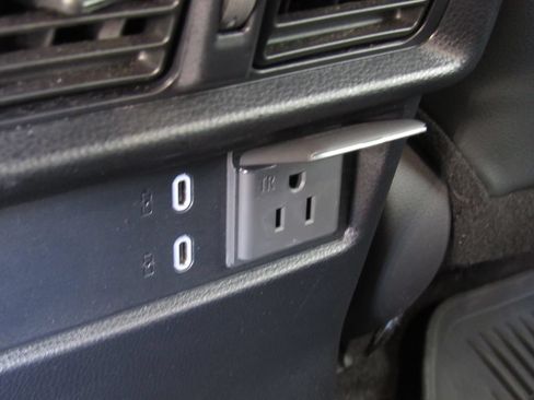 Certified 2026 Toyota 4Runner Limited AWD/4WD image 36