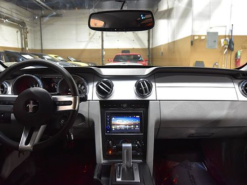 Used 2009 Ford Mustang GT RWD image 31