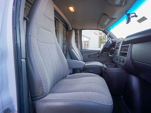 Used 2022 Chevrolet Express 3500 w/ Power Convenience Package image 25