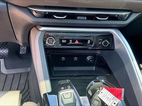 Used 2025 Audi Q5 Premium Plus w/ Premium Plus AWD/4WD image 26