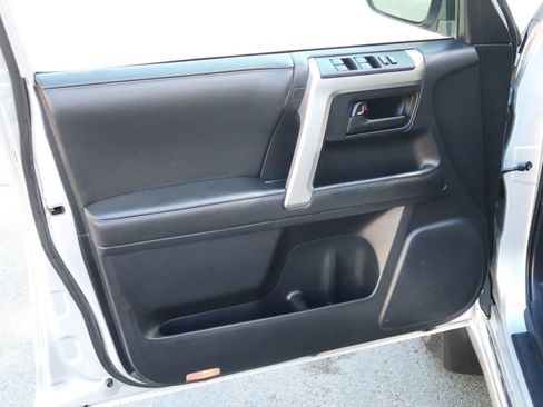 Used 2011 Toyota 4Runner Limited image 10