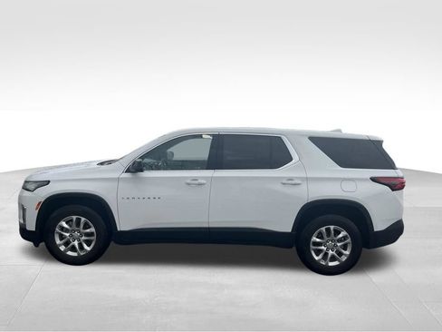 Used 2022 Chevrolet Traverse LS FWD image 13