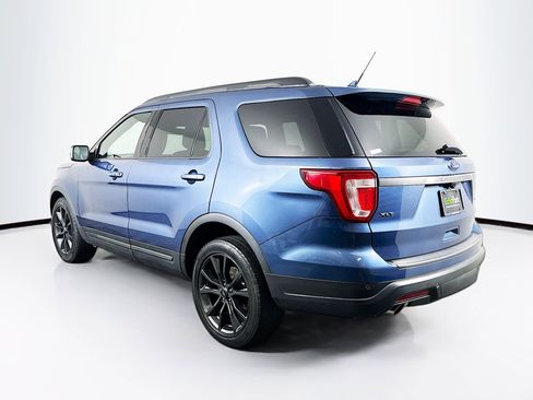 Used 2019 Ford Explorer XLT w/ Equipment Group 202A AWD/4WD image 5