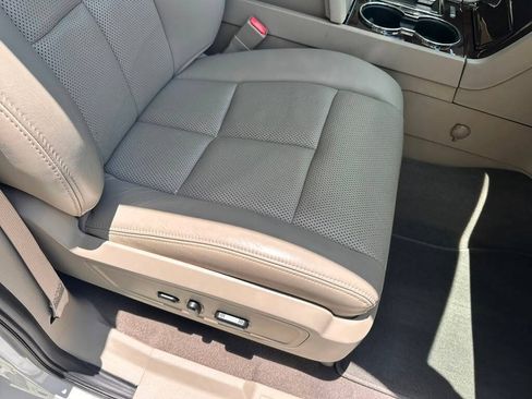 Used 2014 Lincoln Navigator 2WD image 66