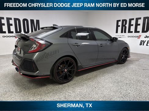 Used 2017 Honda Civic Sport image 4