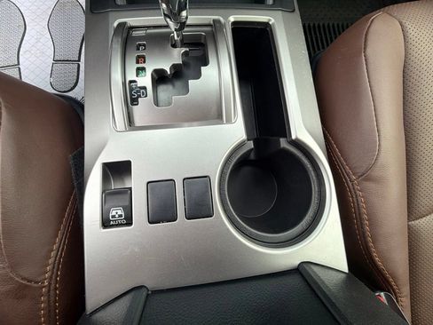 Used 2024 Toyota 4Runner Limited AWD/4WD image 40