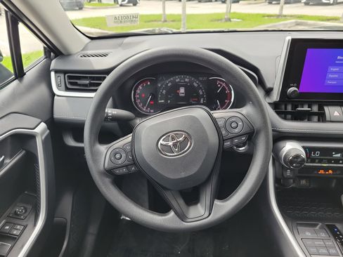 Certified 2025 Toyota RAV4 XLE AWD/4WD image 17