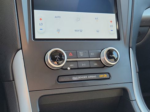 Used 2022 Ford Edge SE image 20