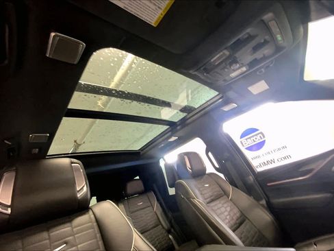 Used 2023 Cadillac Escalade Sport Platinum image 8