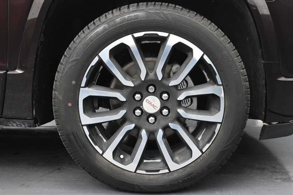 Used 2020 GMC Acadia Denali w/ Technology Package FWD image 9