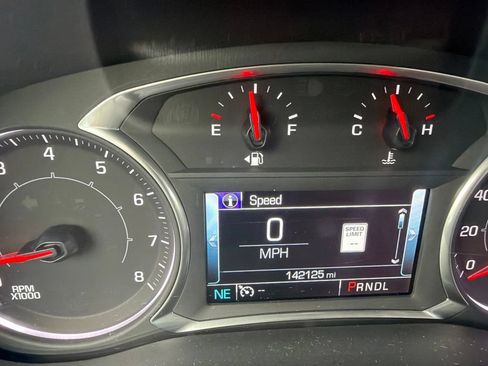 Used 2019 GMC Acadia SLT AWD/4WD image 13