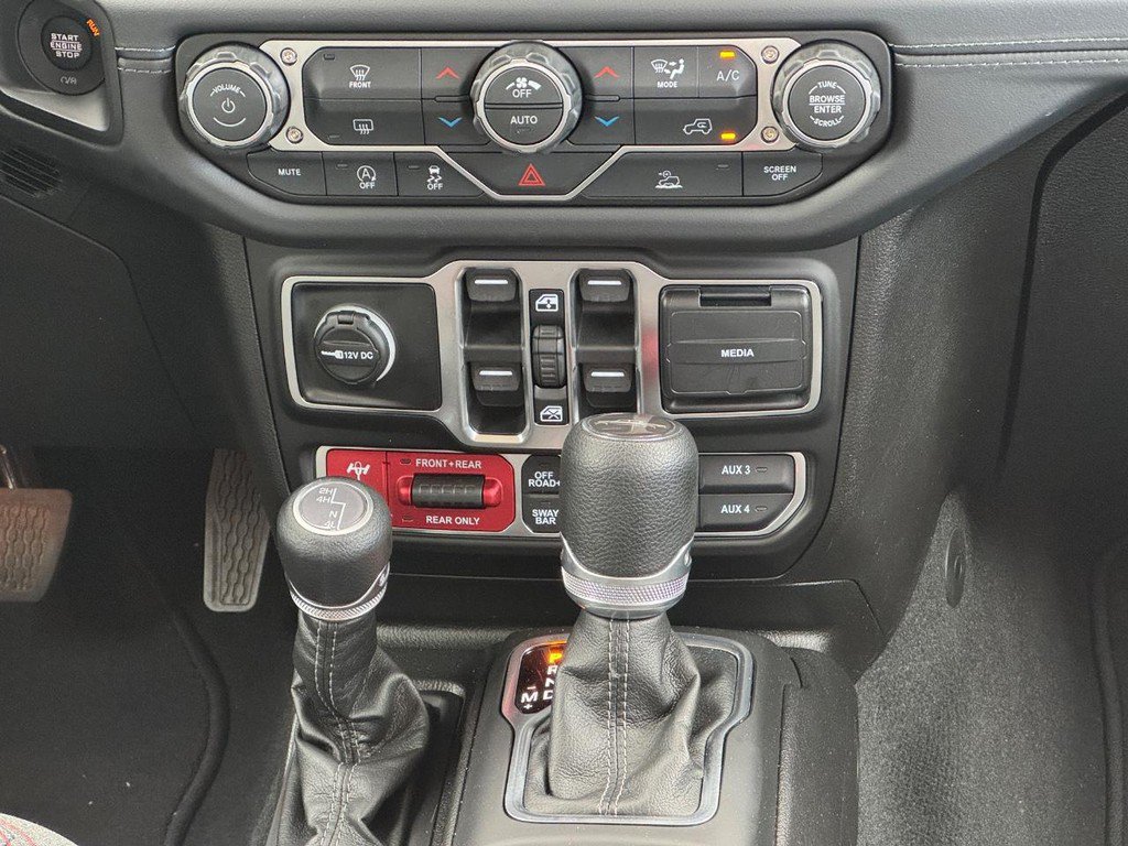 Used 2026 Jeep Gladiator Rubicon AWD/4WD image 14