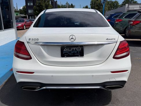 Used 2017 Mercedes-Benz E 300 4MATIC image 3