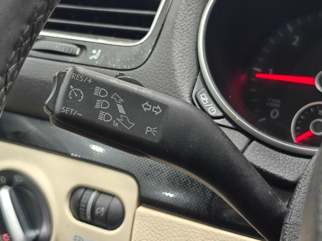 Used 2013 Volkswagen Jetta TDI FWD image 11
