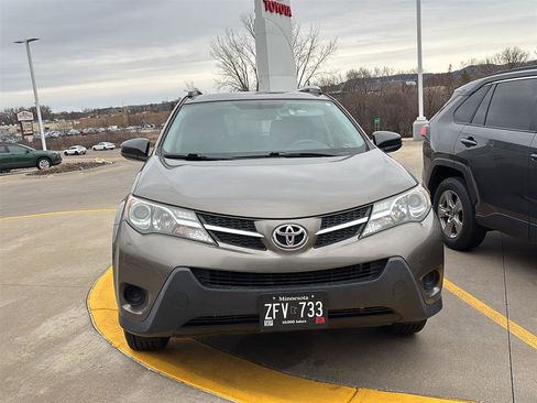 Used 2015 Toyota RAV4 LE image 3