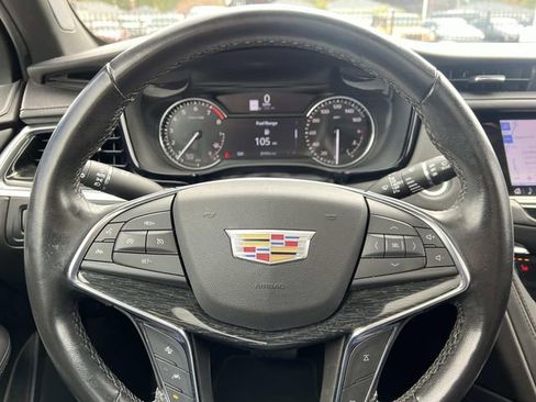 Certified 2022 Cadillac XT5 Premium Luxury FWD image 18