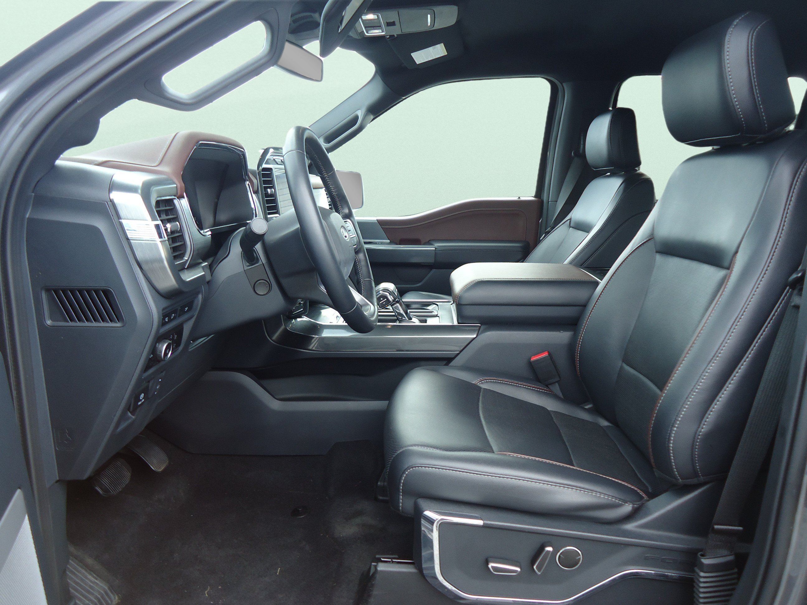 Used 2023 Ford F150 Lariat w/ Equipment Group 502A High AWD/4WD image 27
