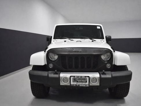 Used 2015 Jeep Wrangler Sahara w/ Connectivity Group AWD/4WD image 6