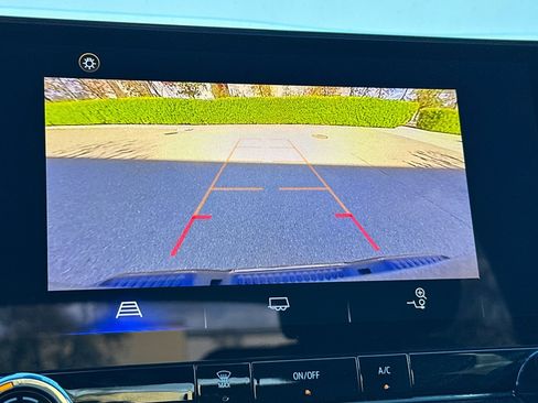 Used 2024 Chevrolet Colorado W/T image 21