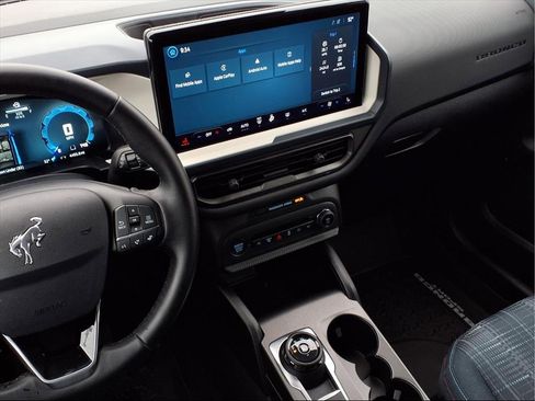 Used 2025 Ford Bronco Sport Heritage w/ Convenience Package image 3