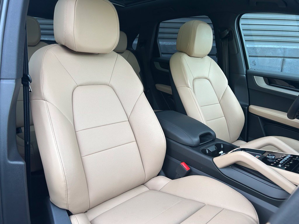 Certified 2026 Porsche Cayenne AWD/4WD image 25