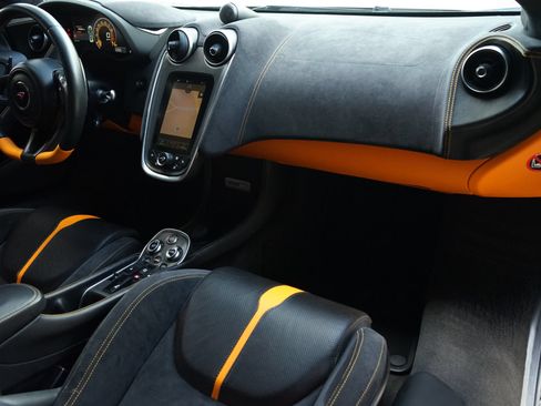 Used 2017 McLaren 570S RWD image 14