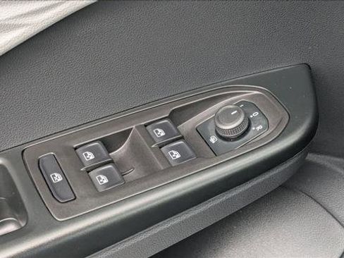 Used 2024 Volkswagen Taos S image 12