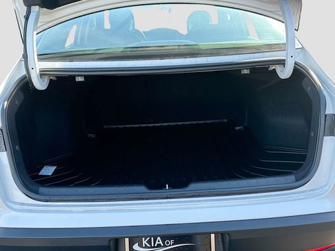 New 2025 Kia K4 LXS image 23