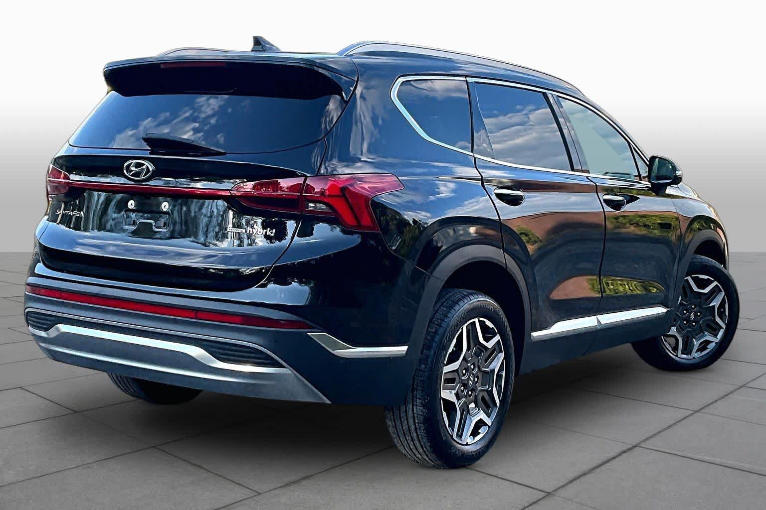 Used 2023 Hyundai Santa Fe Limited AWD/4WD image 13