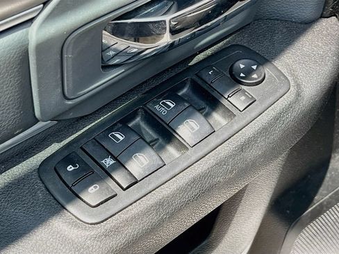 Used 2021 RAM 1500 Classic SLT RWD image 17