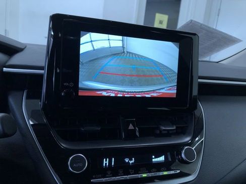 Certified 2025 Toyota Corolla LE image 27