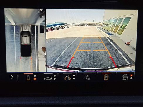 Certified 2025 GMC Sierra 2500 AT4 w/ Technology Package image 18