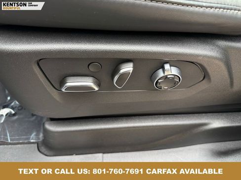 Used 2025 Cadillac Escalade ESV Sport Platinum AWD/4WD image 32