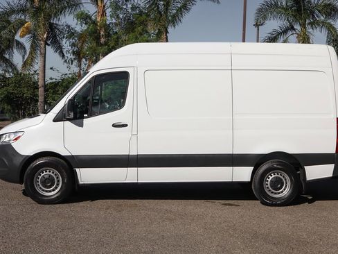 Used 2022 Mercedes-Benz Sprinter 2500 image 5
