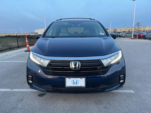Certified 2021 Honda Odyssey Elite image 2