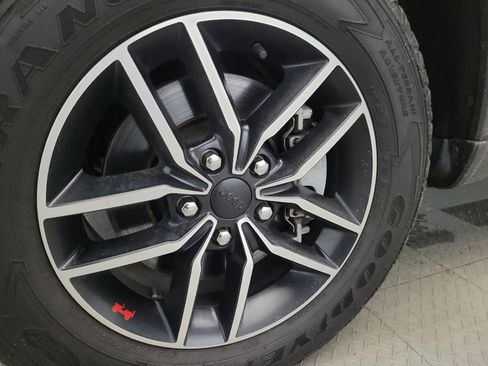 Used 2021 Jeep Grand Cherokee Trailhawk image 31