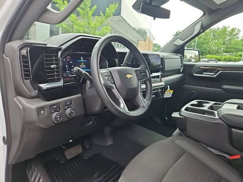 Used 2025 Chevrolet Silverado 1500 LT AWD/4WD image 16