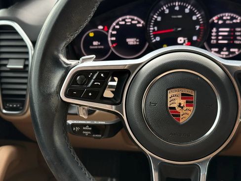 Used 2019 Porsche Cayenne AWD/4WD image 29